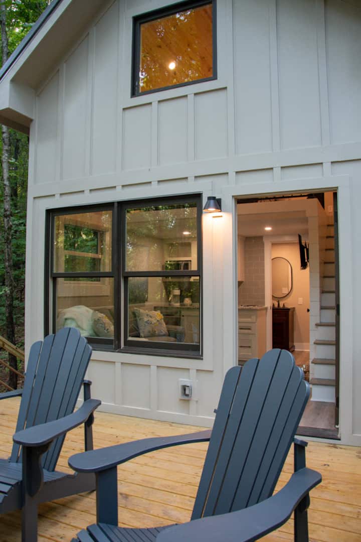 5(Willow) Luxury Treehouse near Lake Guntersville Treehouses for