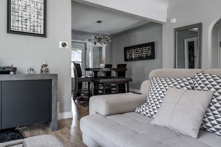 Central & Modern with Hot Tub & Big Backyard/Patio gallery image 3