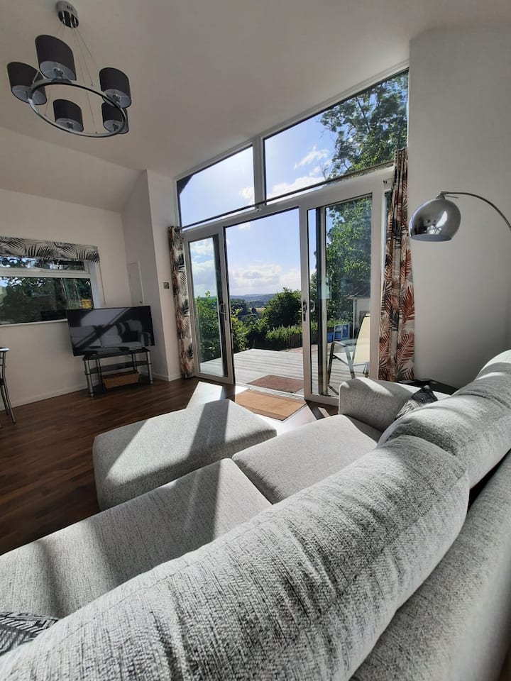 Hilltop Hideaway - Herefordshire