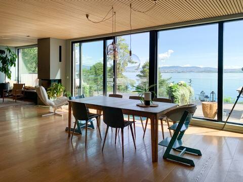 Modern fjord view villa, 7m walk from Oslo ferry