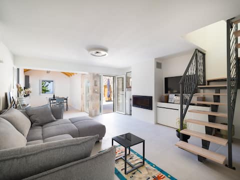 Top Airbnb: Vila Murva GP - fantastic sea view with jacuzzi in Općina Podstrana