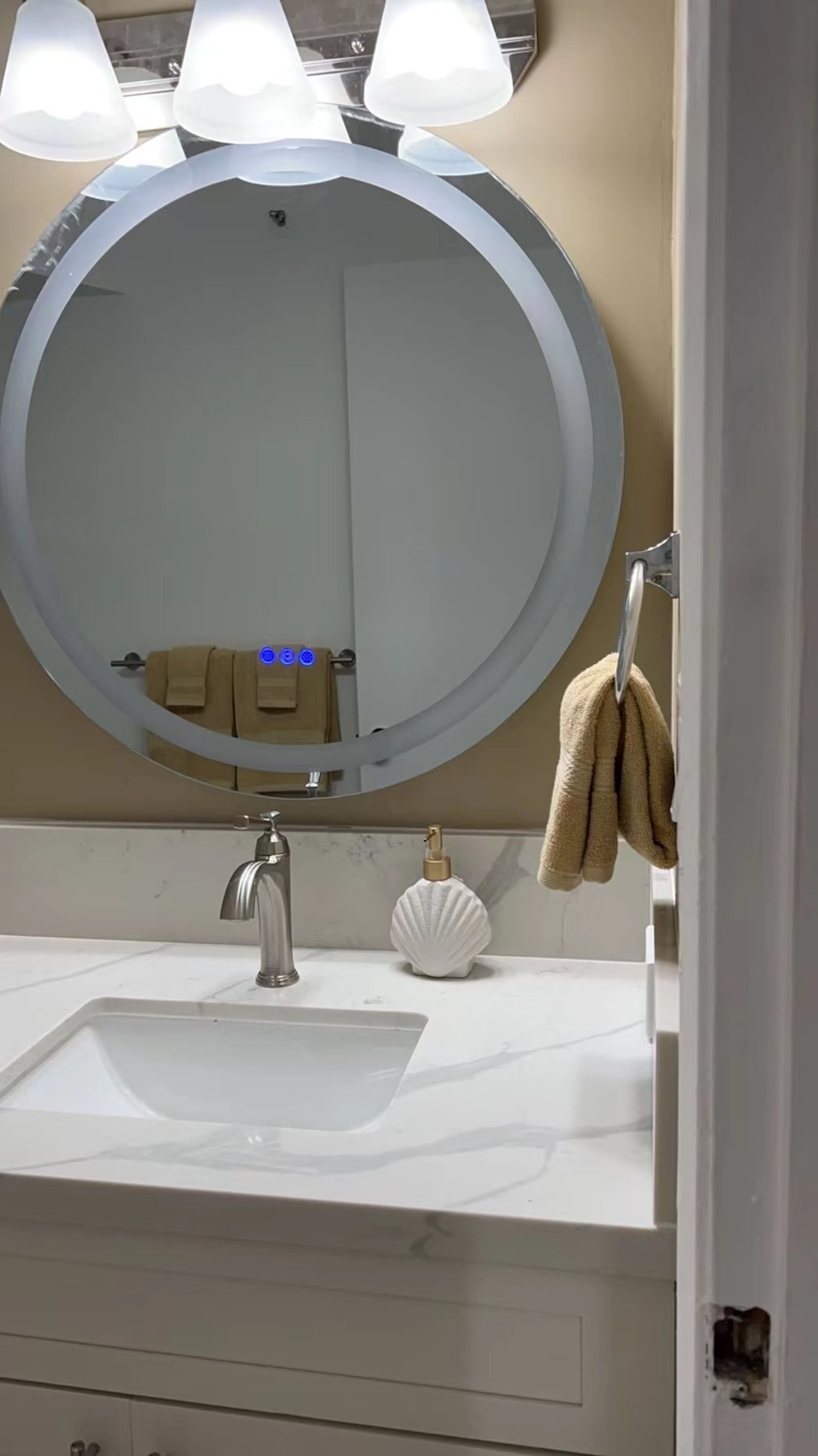 Condo in Honolulu · ★4.6 · Studio · 2 beds · 1 private bath - Image 11