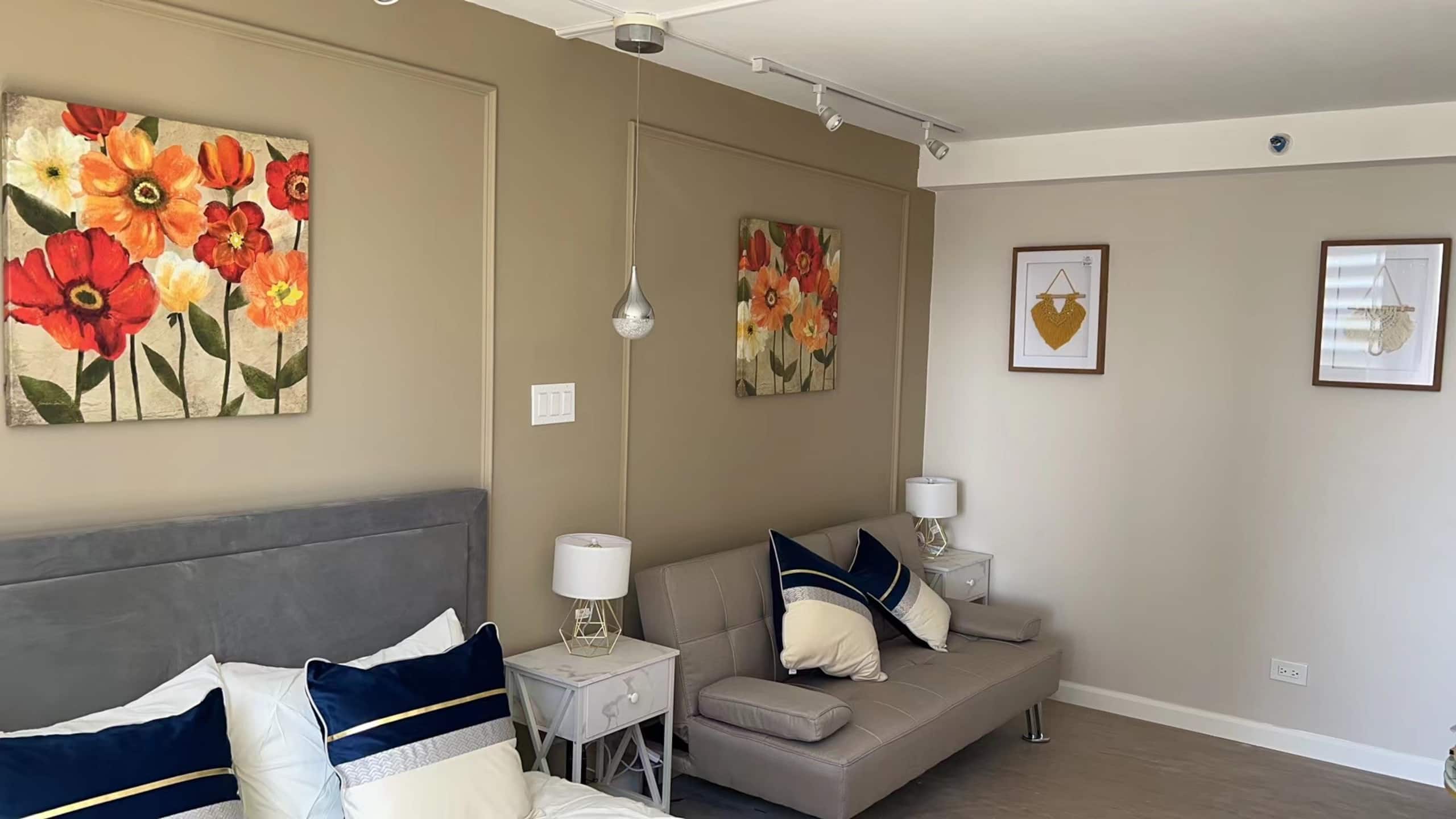 Condo in Honolulu · ★4.6 · Studio · 2 beds · 1 private bath - Image 4