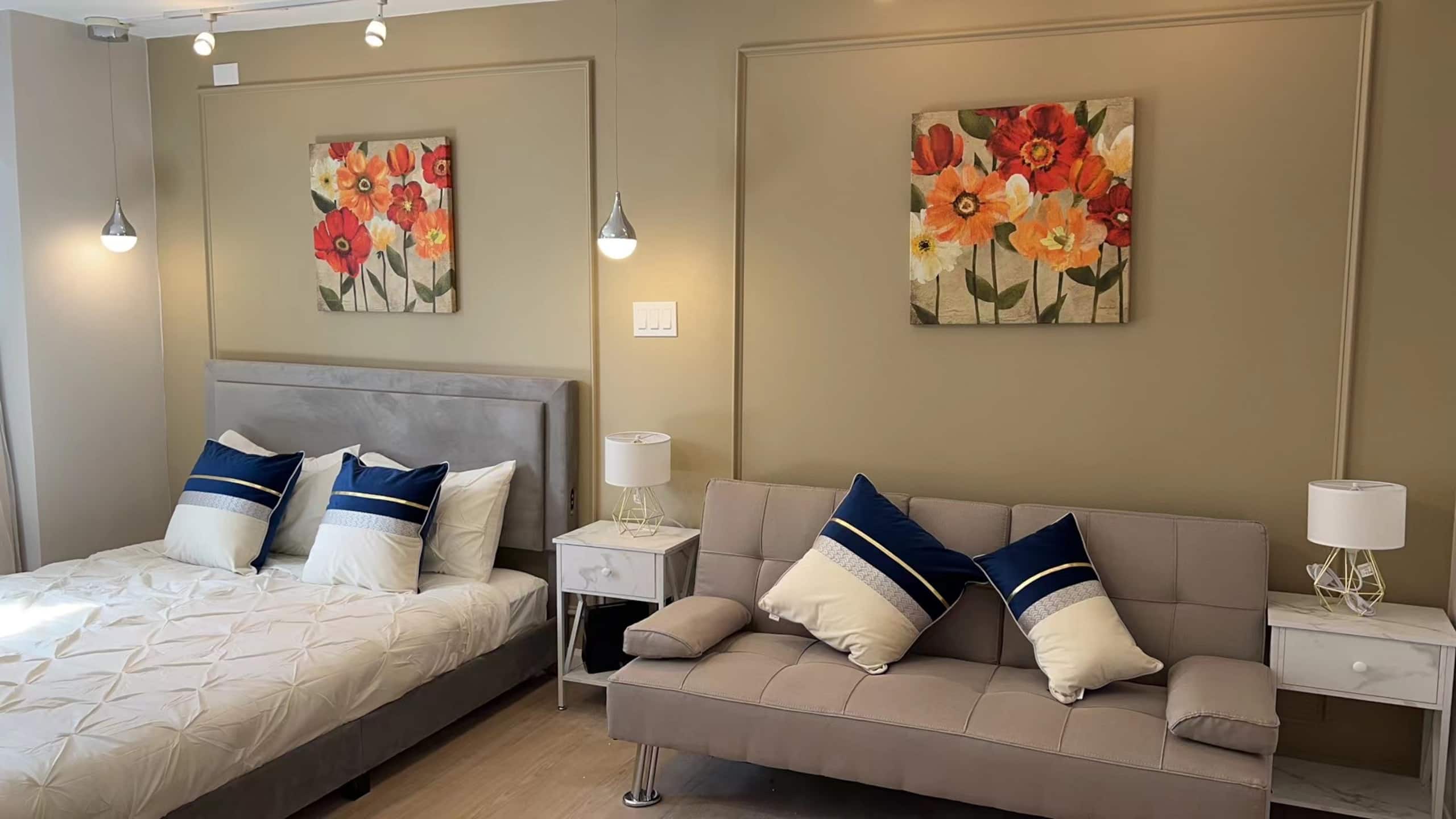 Condo in Honolulu · ★4.6 · Studio · 2 beds · 1 private bath - Image 2