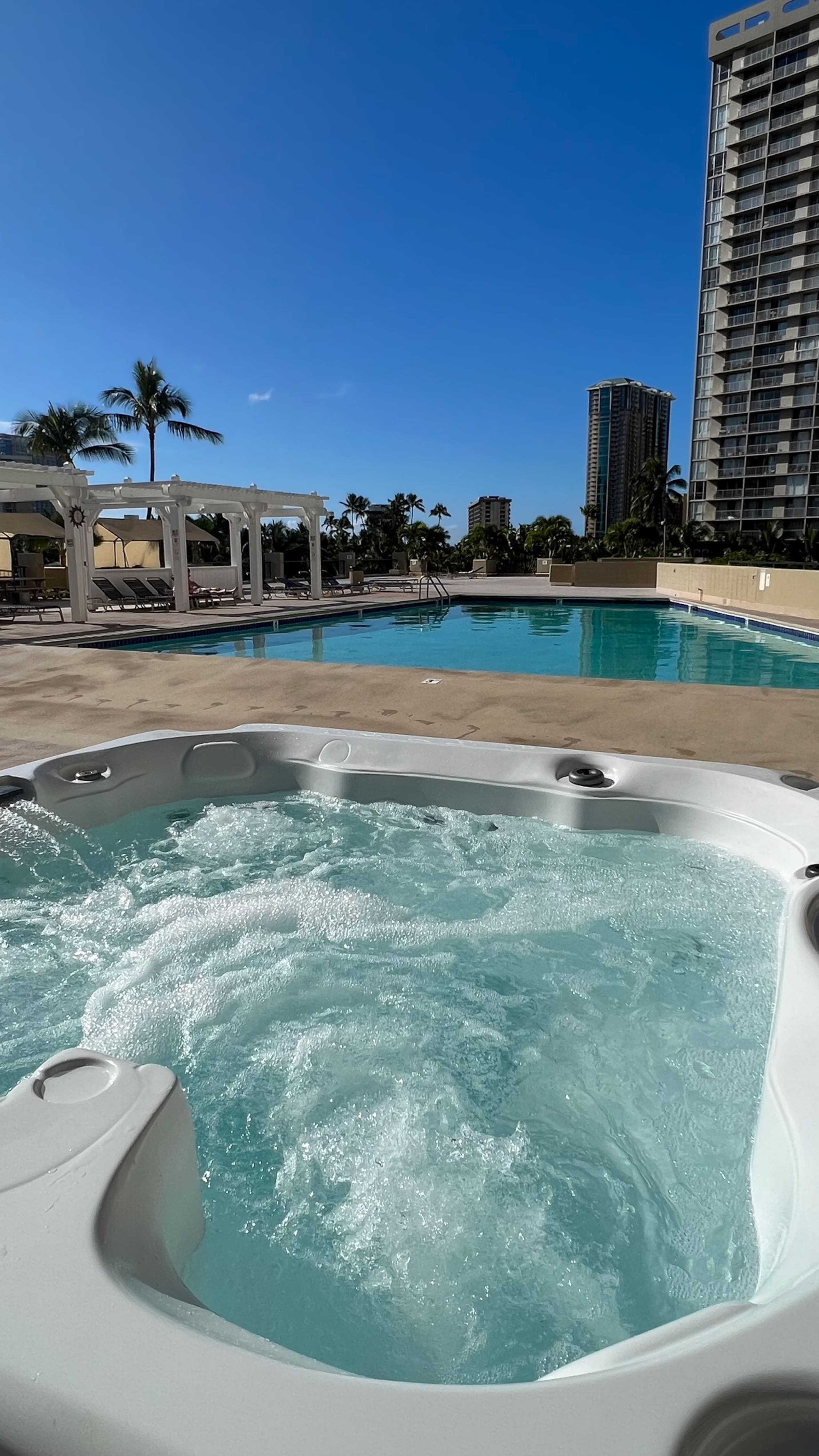 Condo in Honolulu · ★4.6 · Studio · 2 beds · 1 private bath - Image 14