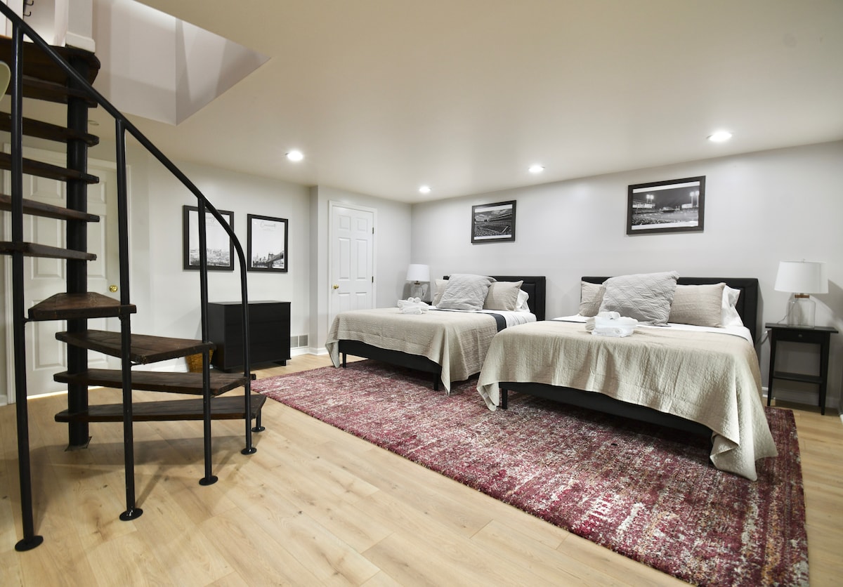 Dormitorio 3 en la planta baja (2 camas tamaño queen).