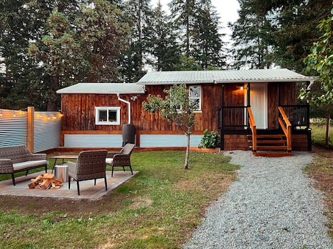 Countryside Cabin with Private Yard