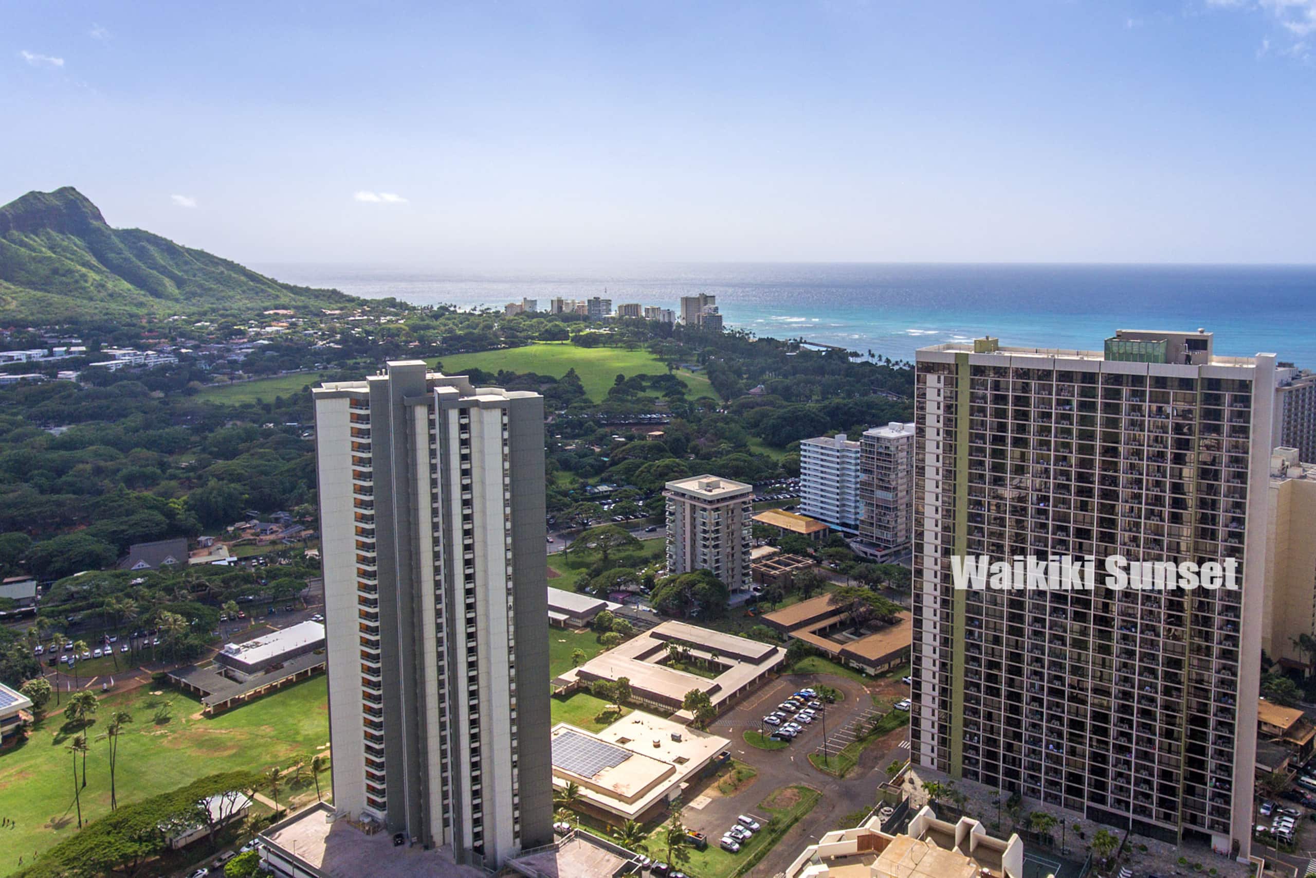 Condo in Honolulu · ★4.75 · 2 bedrooms · 4 beds · 1 private bath - Image 25