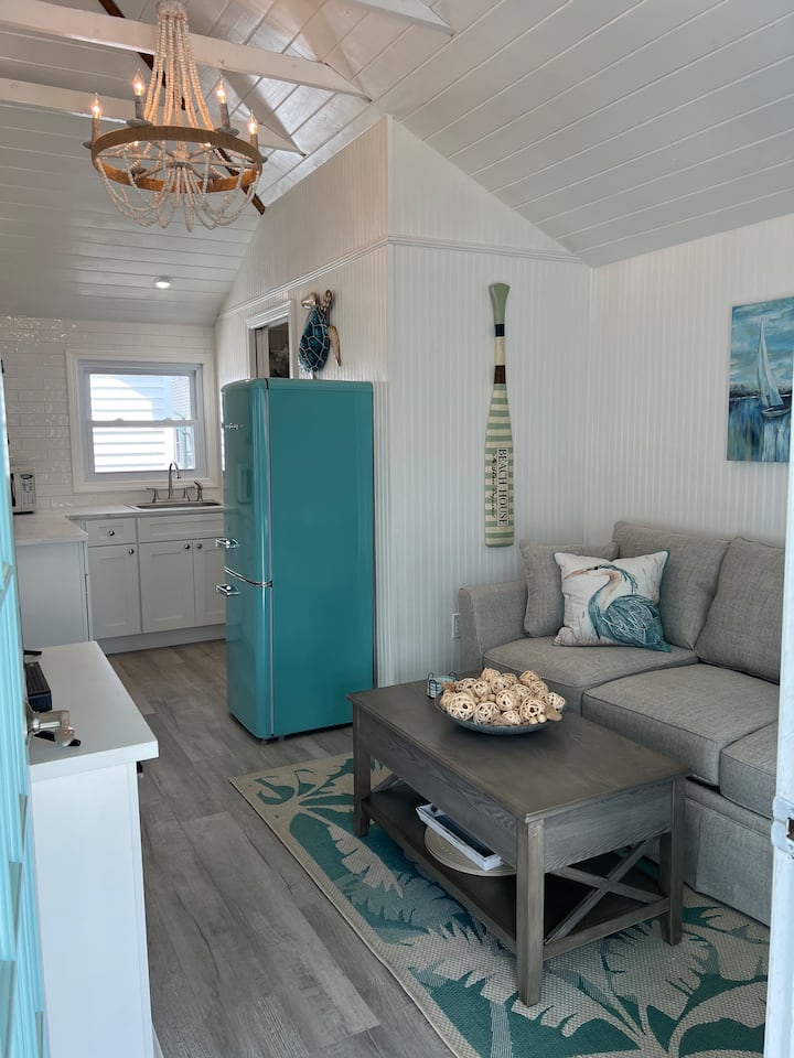 Cozy Cottage Steps From The Beach - Hampton, NH