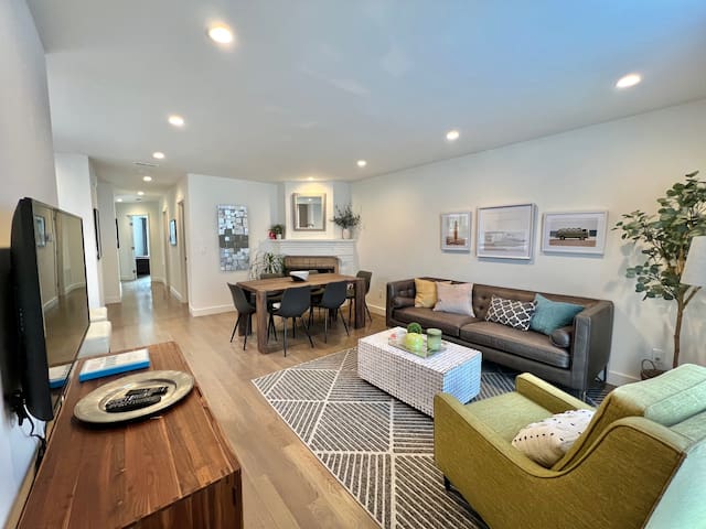 Modern 3 bedrooms 2 baths private flat on 2nd FL