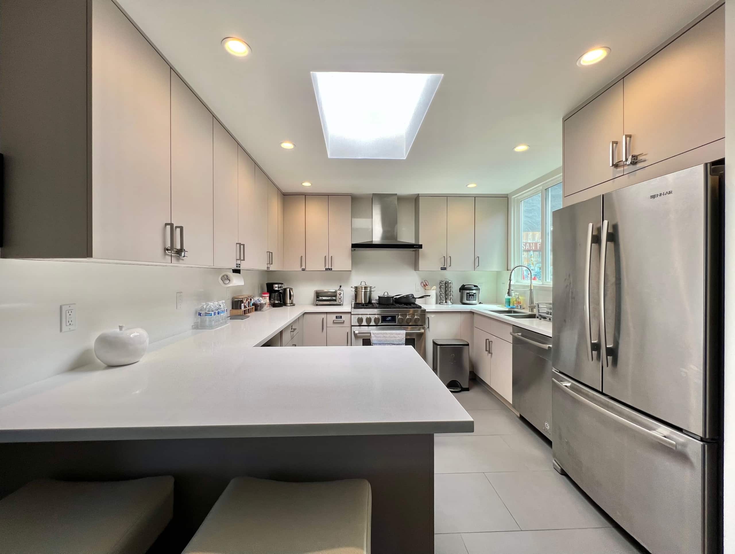 Home in San Francisco · ★5.0 · 2 bedrooms · 3 beds · 2 baths - Image 6