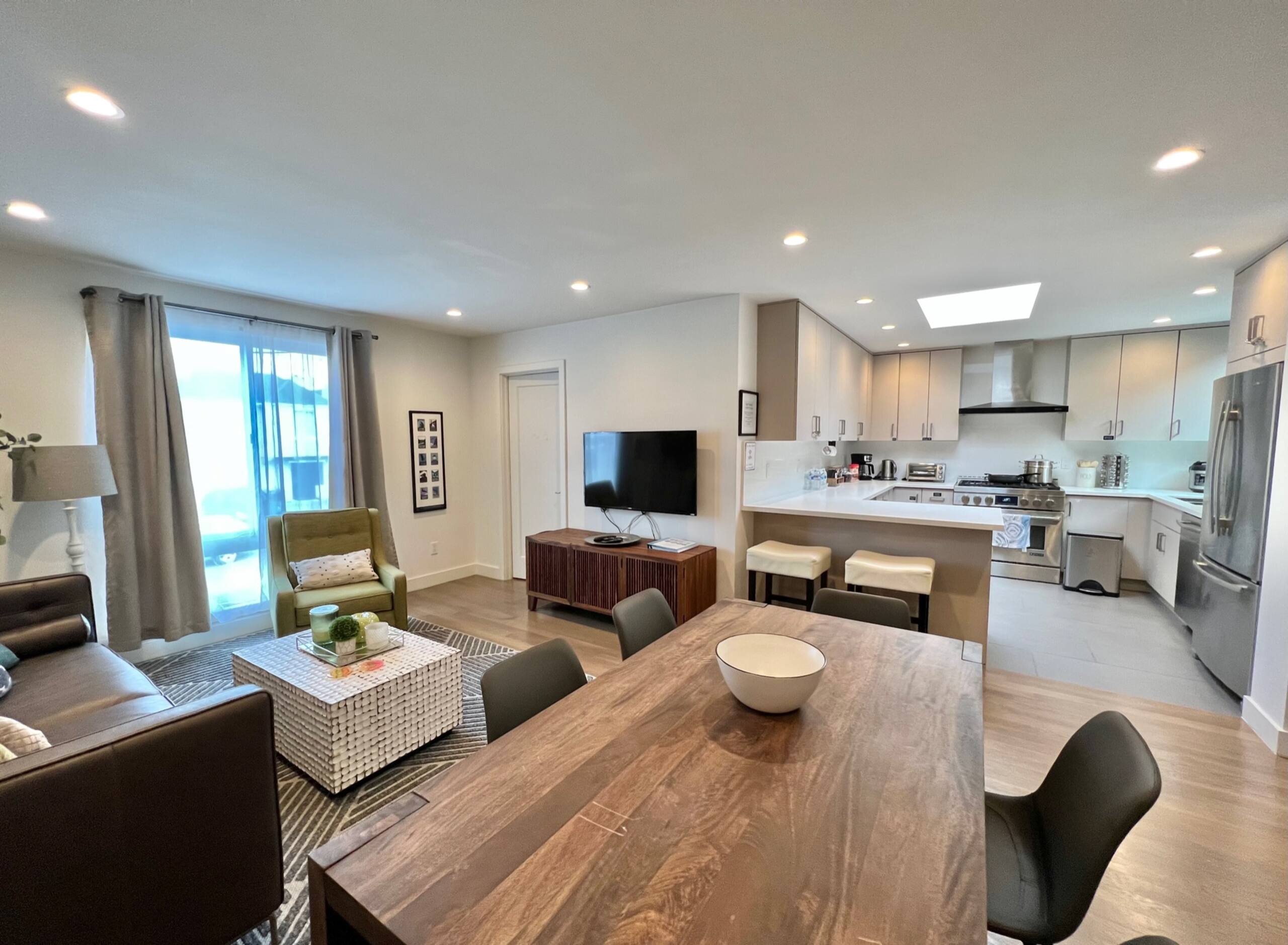 Home in San Francisco · ★5.0 · 2 bedrooms · 3 beds · 2 baths - Image 5