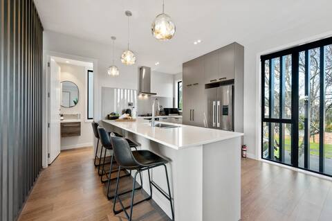 R&L Luxe (10) Cornwall Park Side-Central-Modern
