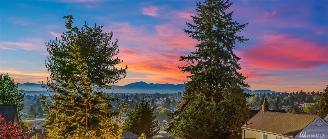 Spacious retreat with fireplace, patio and views gallery image 5