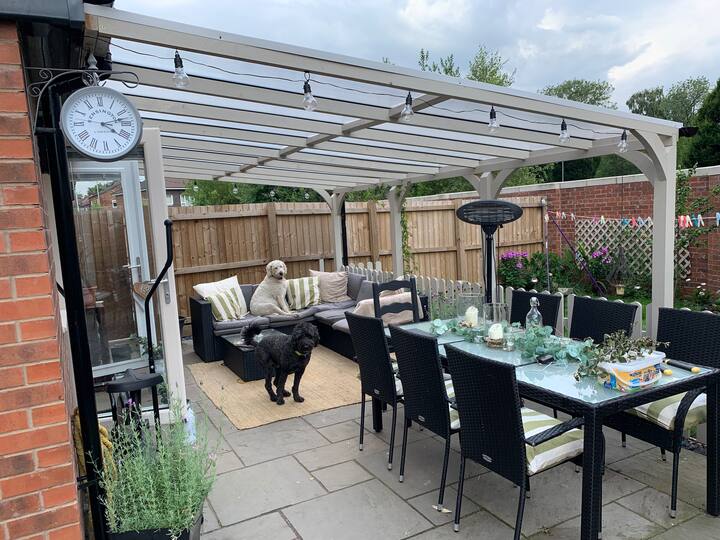 Small cozy room in private home Houses for Rent in Reddish, England