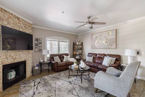 Top performing Airbnb: Luxe Scottsdale Condo - Ground Floor Unit! in Shea Corridor