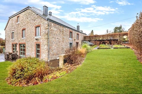 Family home in the pretty village of Gembes