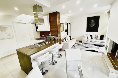 Elegant apartment 200 mt sea