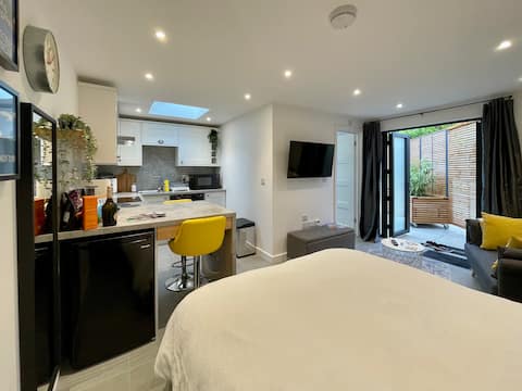 Tiny Home by the Sea with allocated free parking