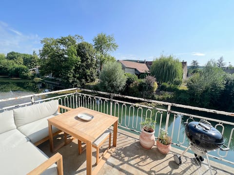 The Gite de la Poterne, house on the river