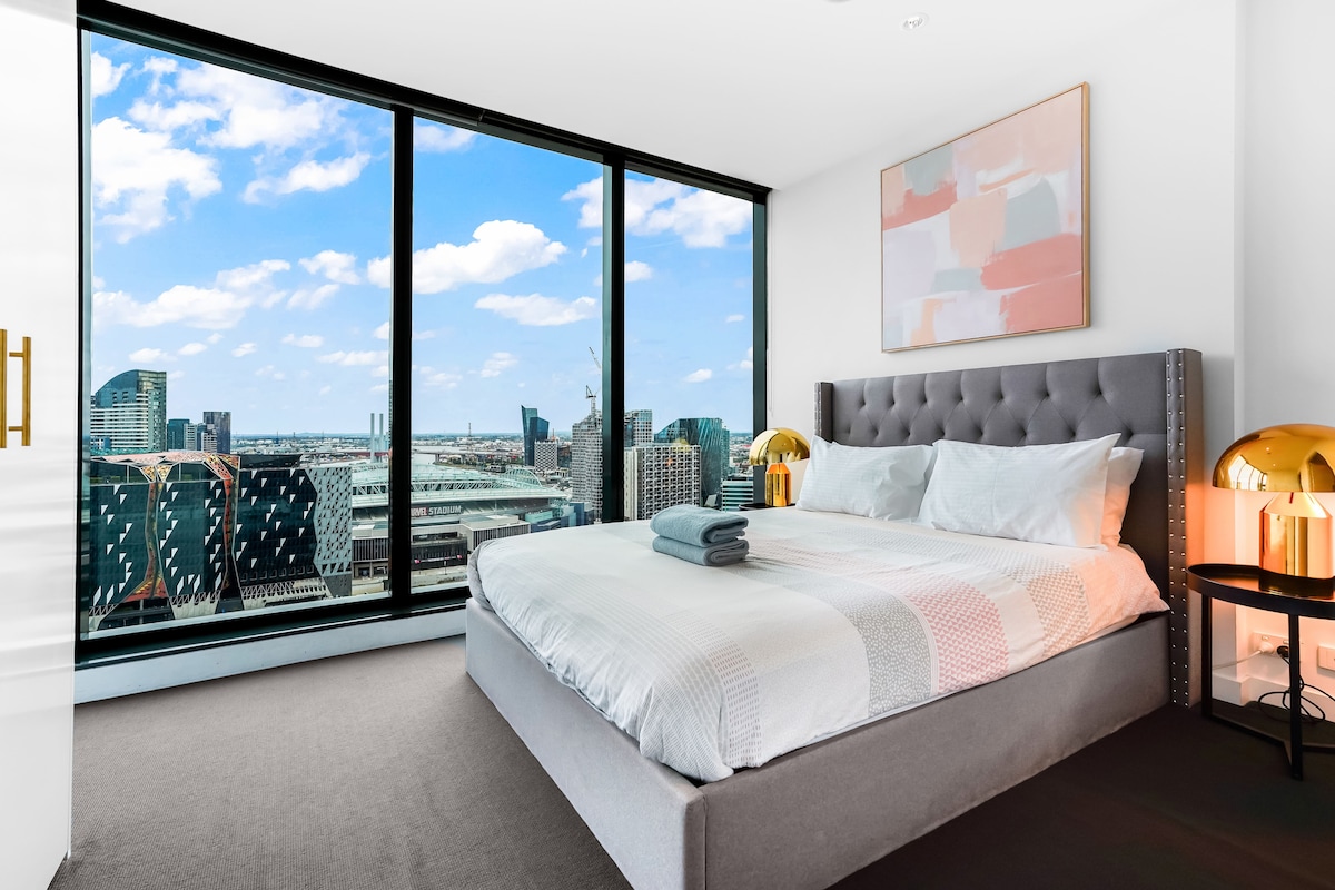 חדר שינה צמוד עם נוף יפה לים