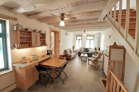 Successful Airbnb property: To Diavatiko ~ Passageway. Traditional stone house in Δήμος Χανίων