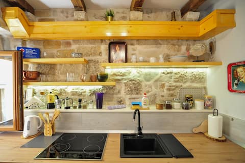Top performing Airbnb: Central Studio Apartment ''Nonna'' in Grad Korčula