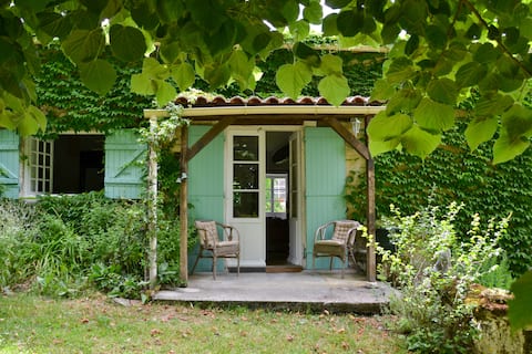 Peaceful Vacation House: Breakfast/Yoga available