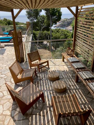 Superbe crique à pied, piscine immense et LA VUE ! gallery image 5