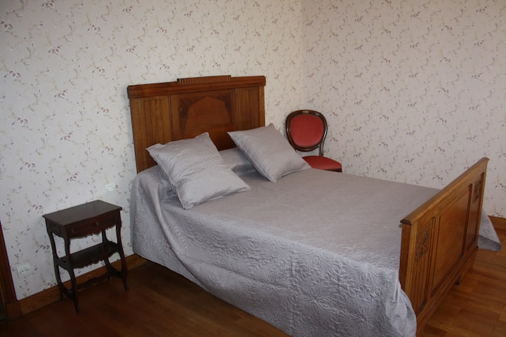 dhomë gjumi # 4 në katin e poshtëm 