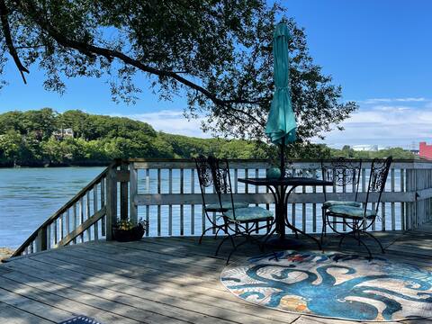 Salty Mermaid Cottage/Boat House