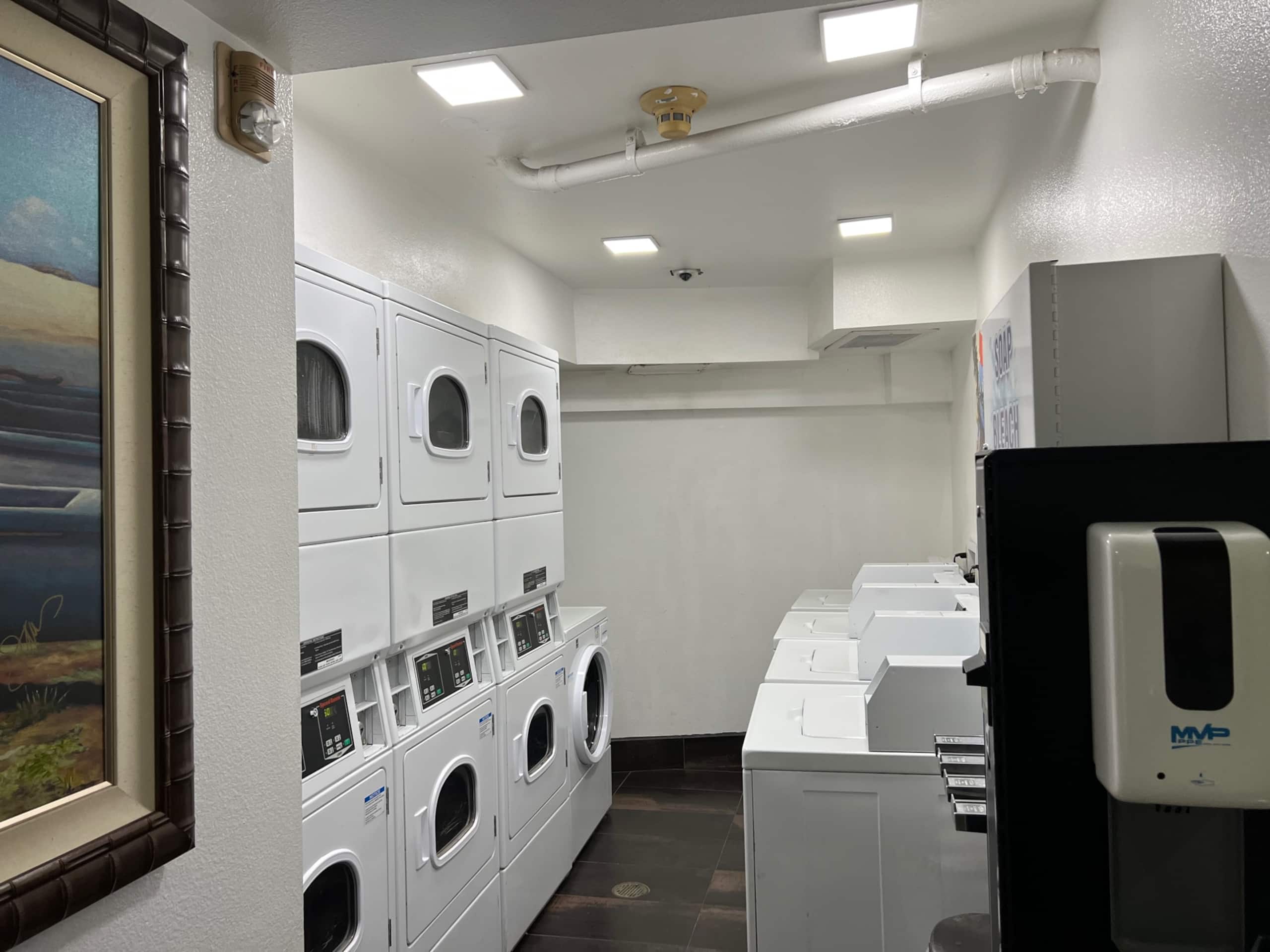 Aloha Gem Studio, 2 bed w/ kitchen, Highspeed WiFi - Photo 8