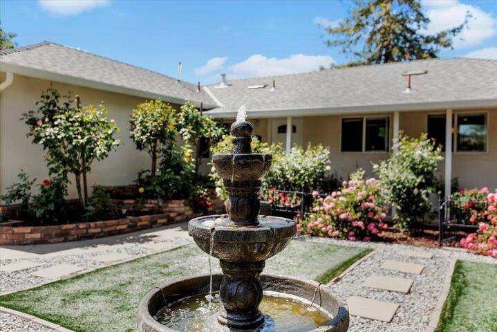 Luxury Home on Quiet street, walk to Santana Row gallery image 2