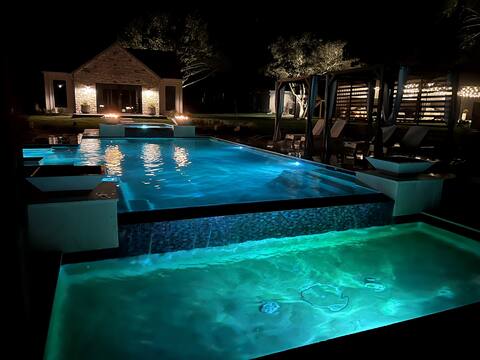 Luxury 4 BR Stay | Stunning Farm | Near Round Top