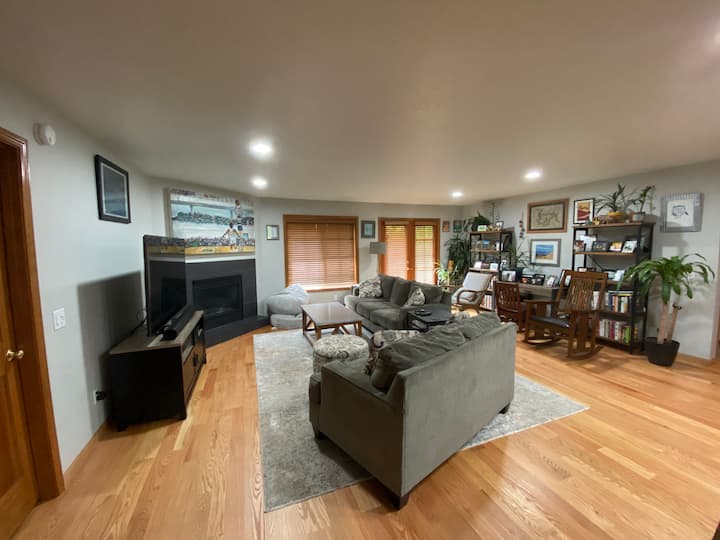 Beautiful Home, Walk To Hayward Field And Autzen - Springfield, OR