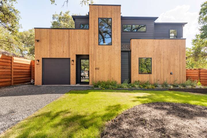 Modern Luxury Home 4 Bd/3 Ba – Mins to Downtown