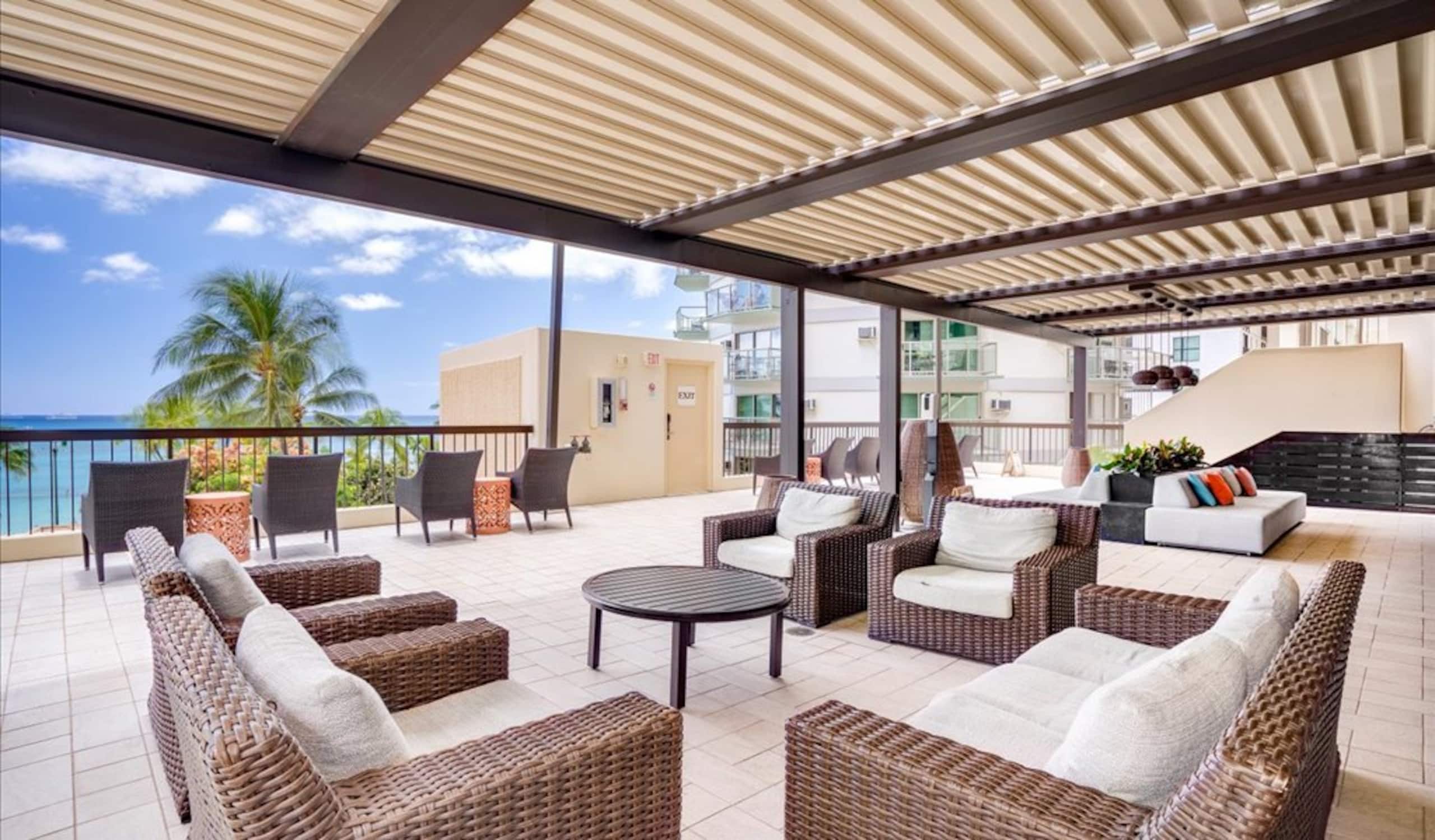 Condo in Honolulu · ★4.87 · 2 bedrooms · 3 beds · 2 private baths - Image 46