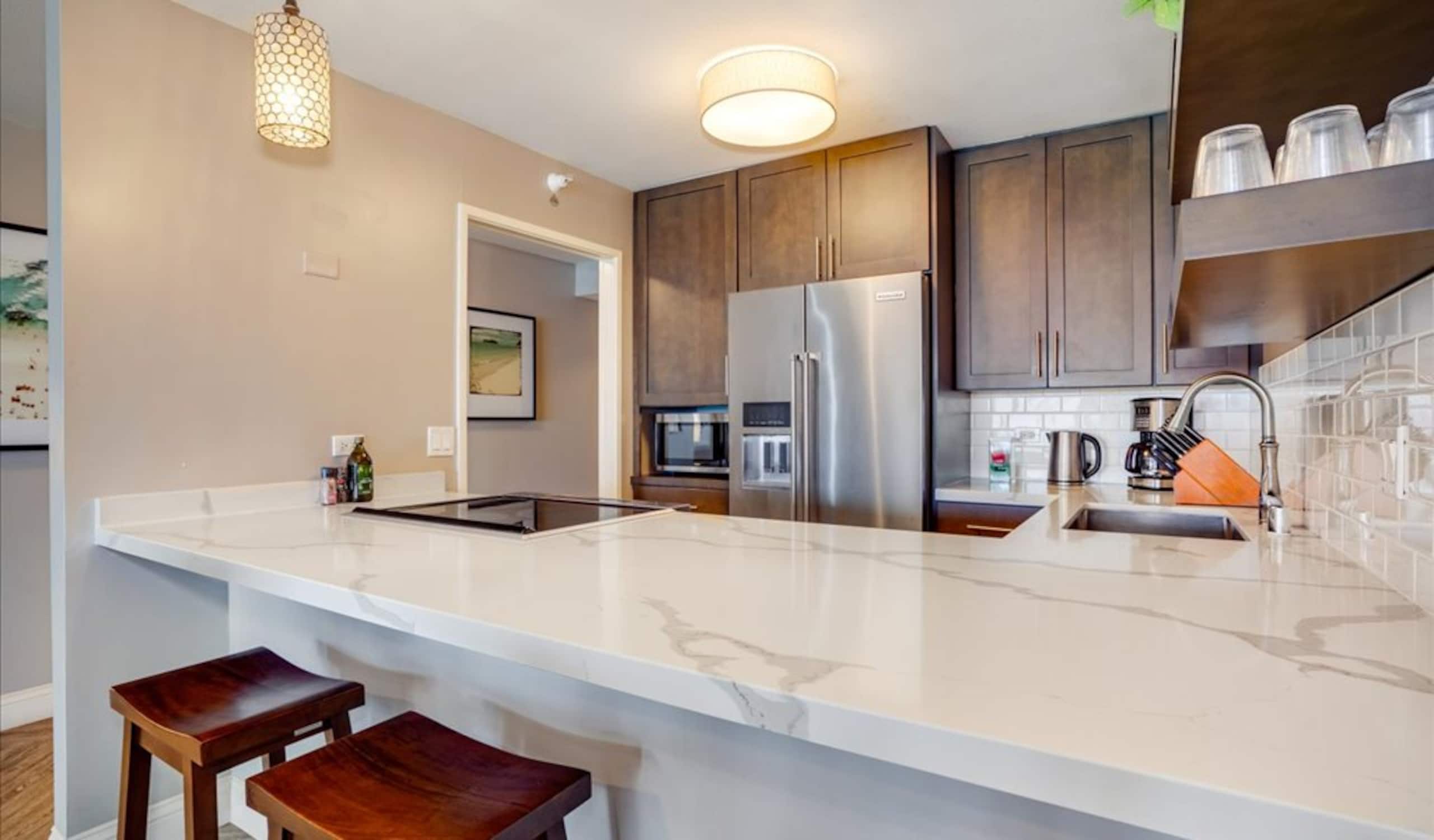 Condo in Honolulu · ★4.87 · 2 bedrooms · 3 beds · 2 private baths - Image 7