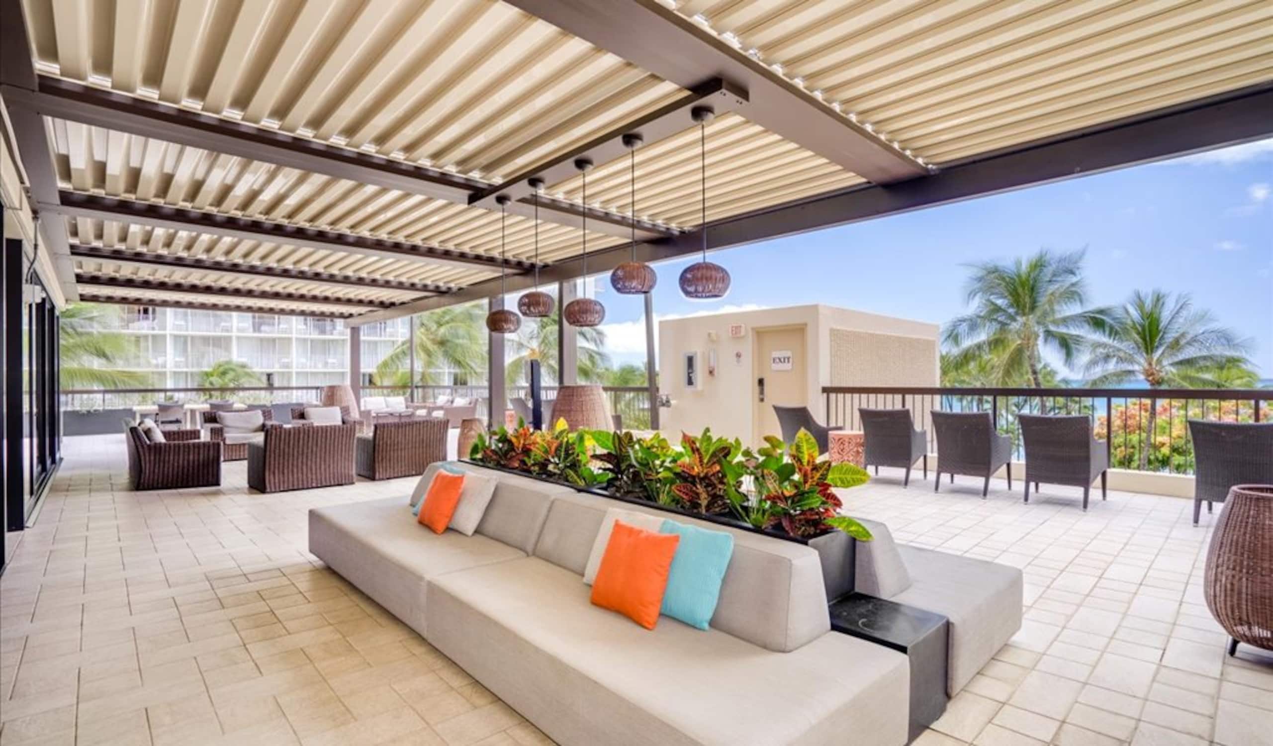 Condo in Honolulu · ★4.87 · 2 bedrooms · 3 beds · 2 private baths - Image 45