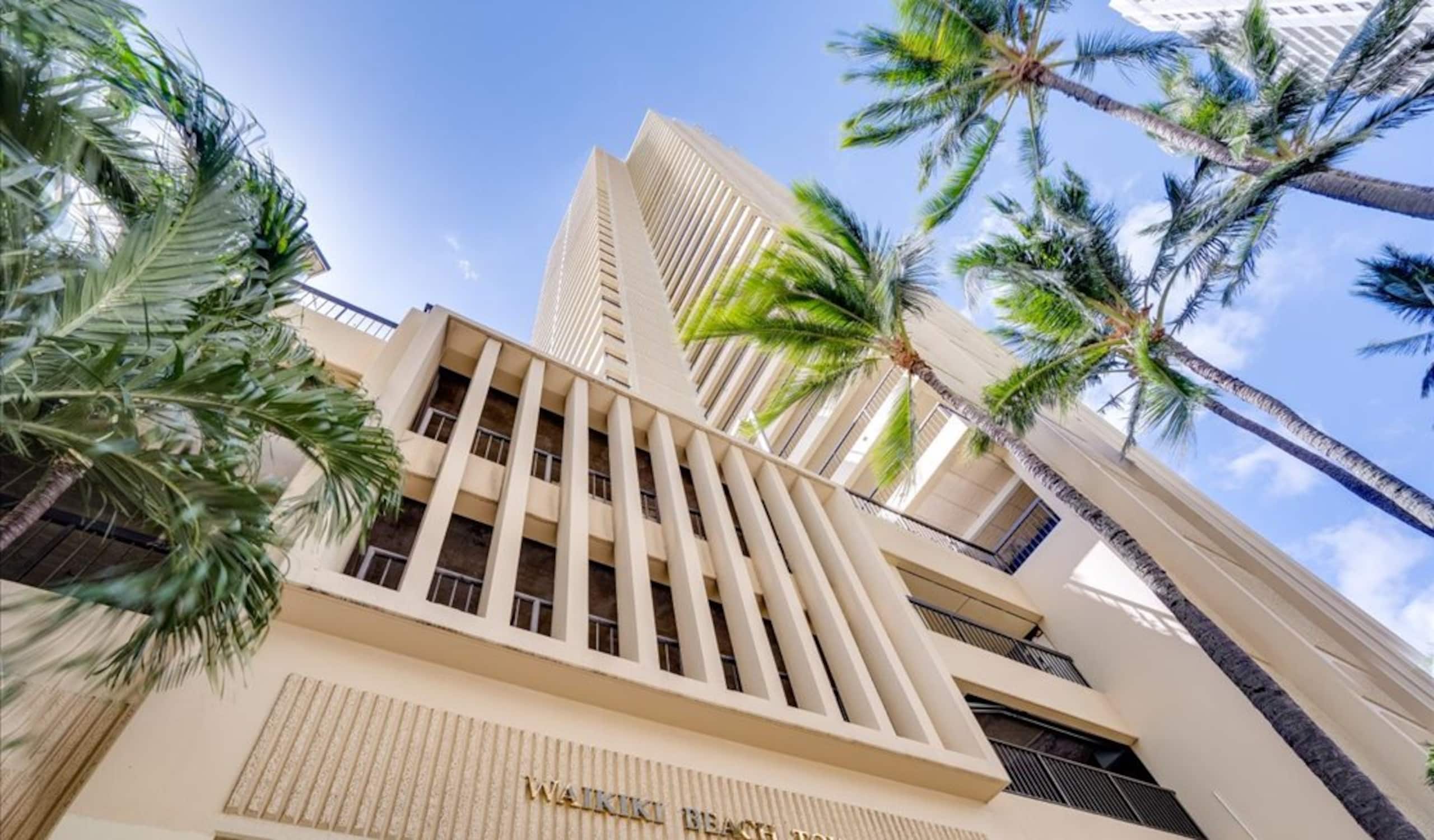 Condo in Honolulu · ★4.87 · 2 bedrooms · 3 beds · 2 private baths - Image 35