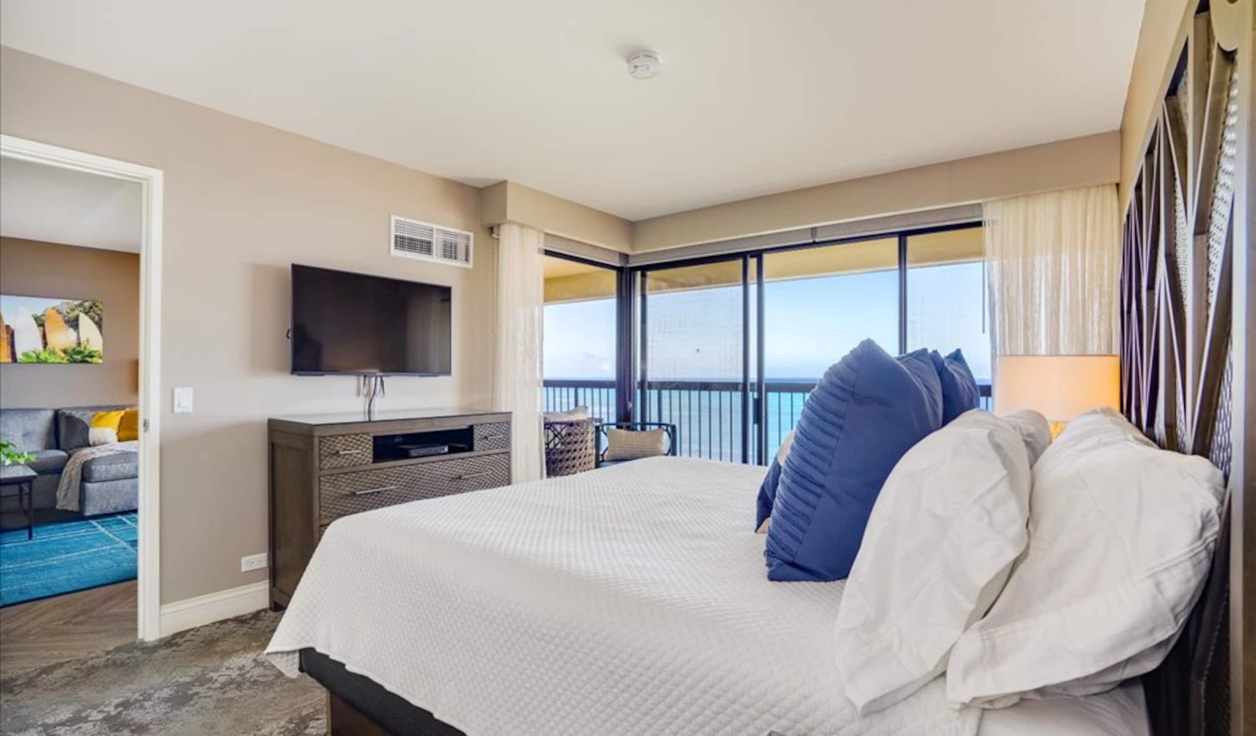 Condo in Honolulu · ★4.87 · 2 bedrooms · 3 beds · 2 private baths - Image 16