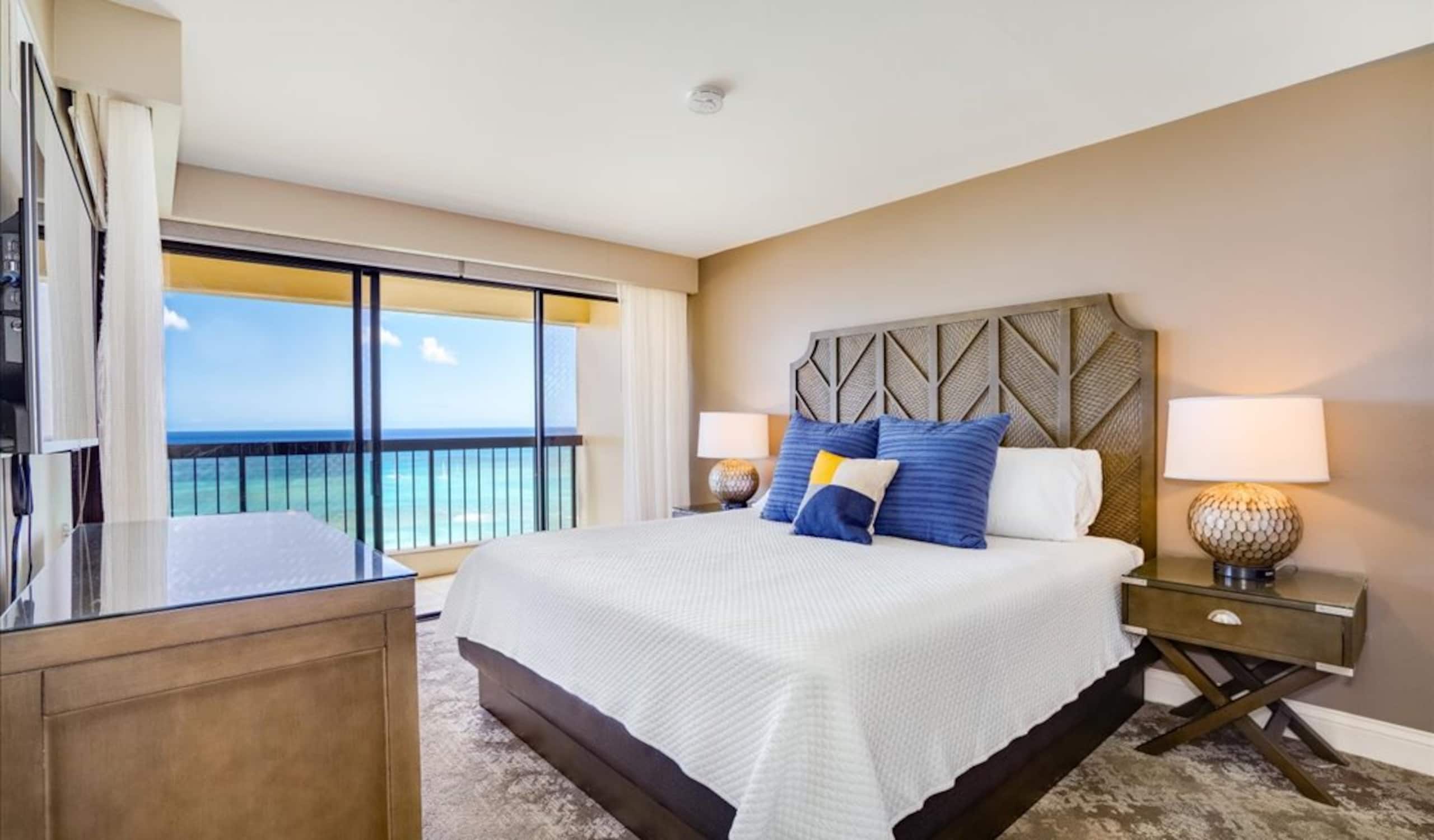 Condo in Honolulu · ★4.87 · 2 bedrooms · 3 beds · 2 private baths - Image 39