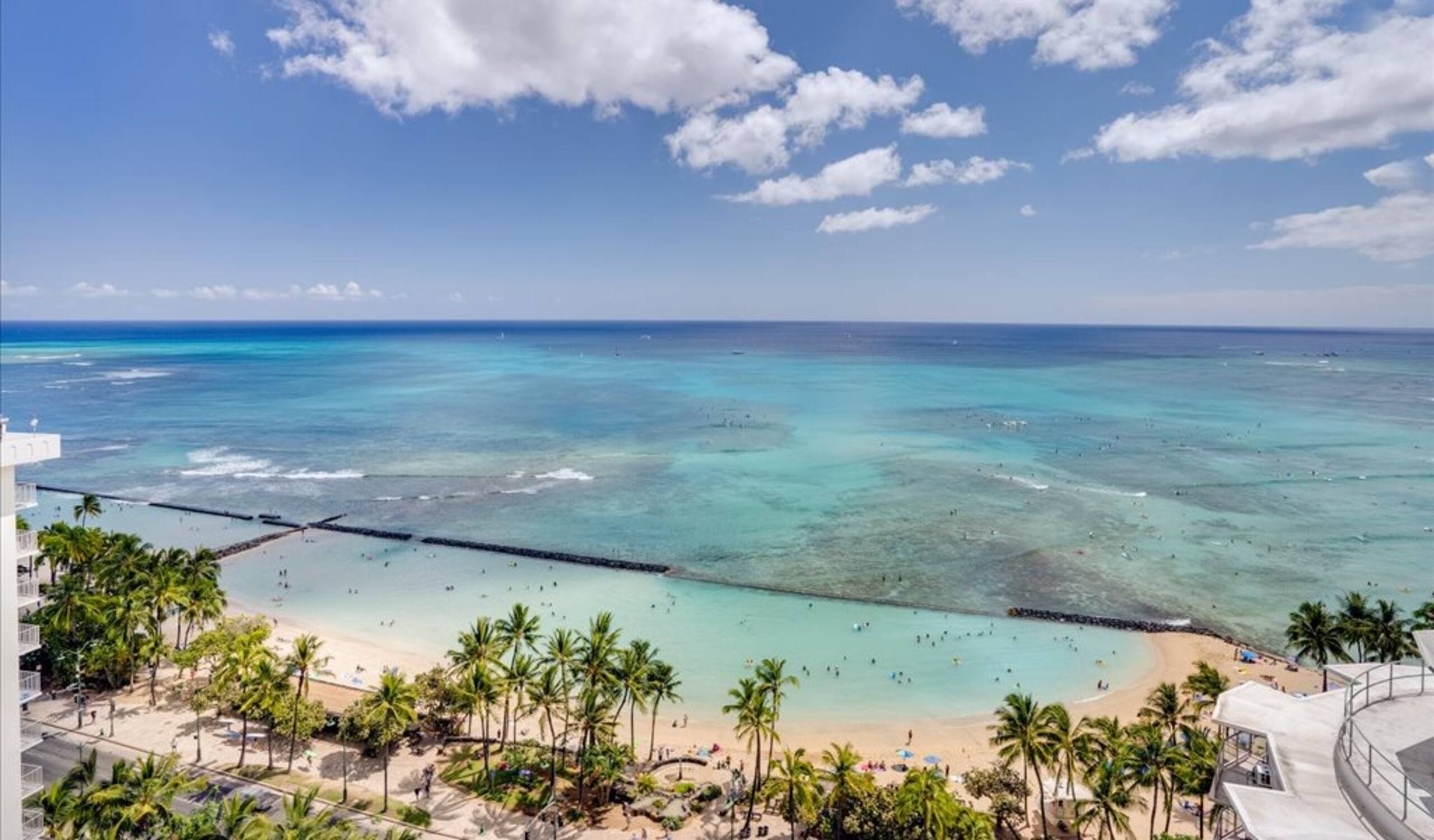 Condo in Honolulu · ★4.87 · 2 bedrooms · 3 beds · 2 private baths - Image 40