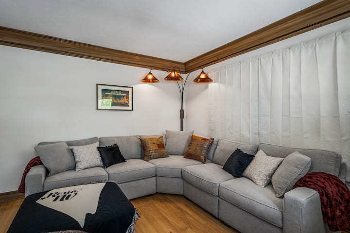 Inviting Vintage Home W/garden Sanctuary-midtown - 雷諾