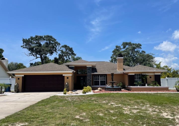 Weeki Wachee Spring Vacation Rentals & Homes Florida, United States