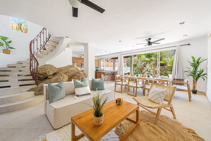 New Listing: Pedregal, Sleeps 14, Easy Walk Cabo - Cabo San Lucas