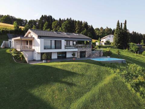 Country house with pool, unique location