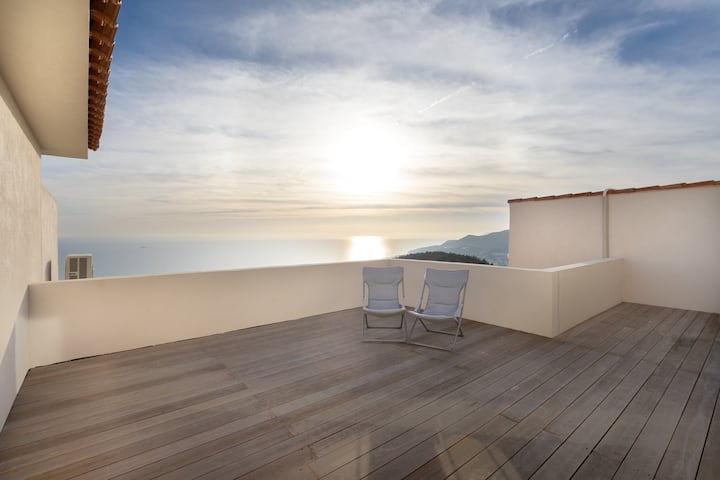 Chumba cha kulala cha 3-Lit  160 kinachoangalia mtaro-Villa sea view - 180-Sea na Mountain Pleasure
Mtaro wa kujitegemea - A/C - Wi-Fi - Mwonekano wa bahari
