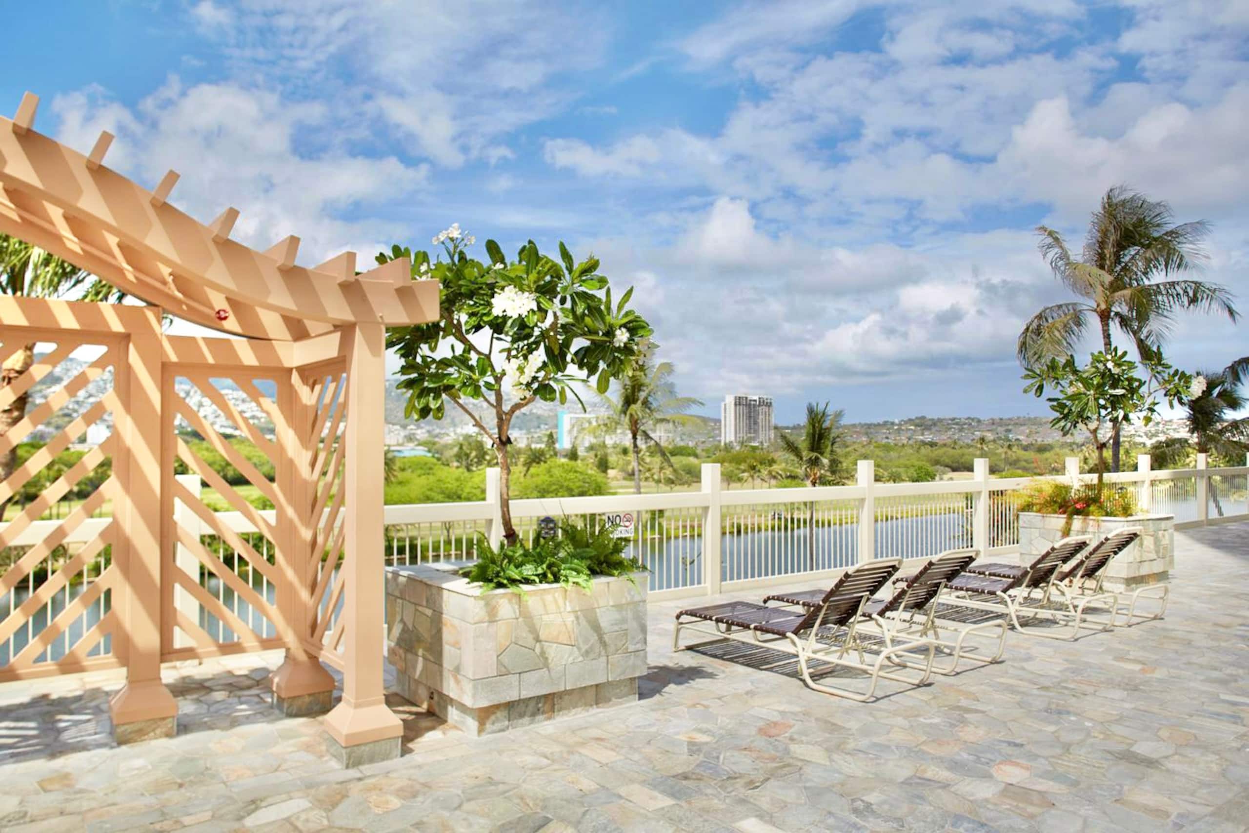 26FL-Renovated Modern 1BR w/Stunning Views-Waikiki - Image 13