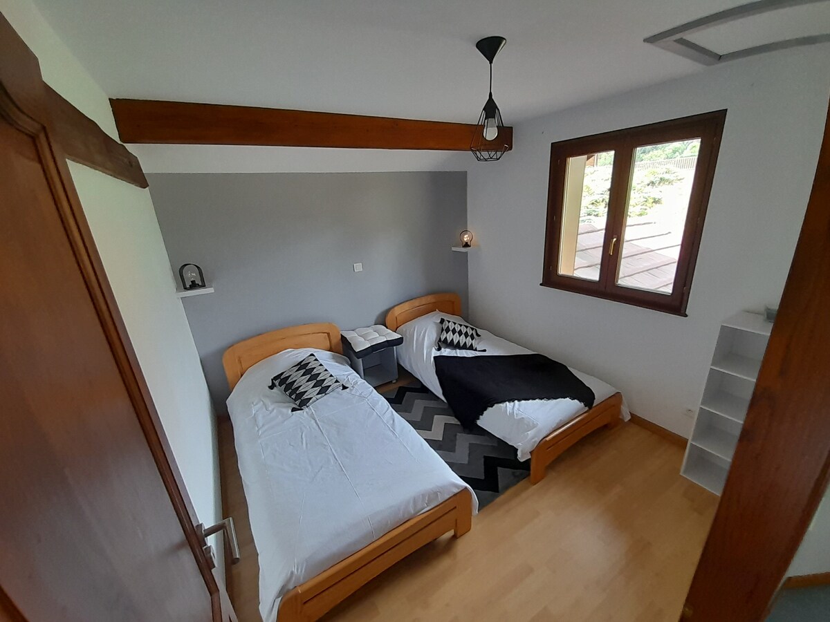 Dhoma e gjumit #3 lart